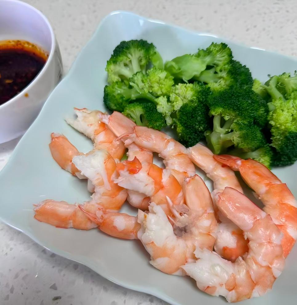 The price of Ecuadorian white shrimp in China has been continuously falling, and