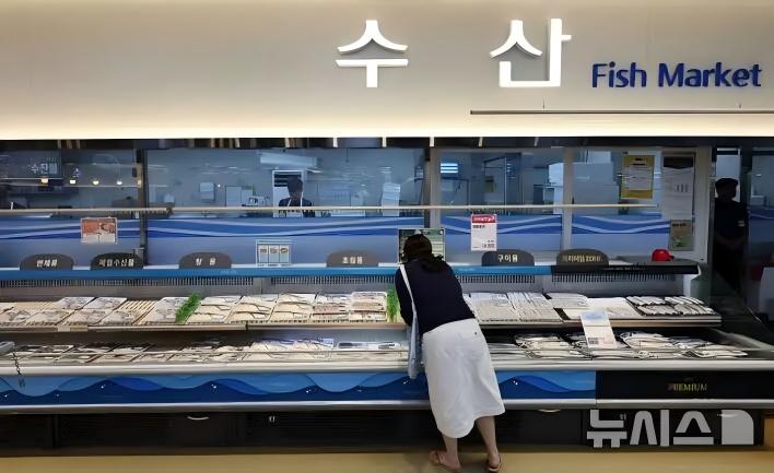 South Korea has set a record by releasing 20,000 tons of government reserve aqua